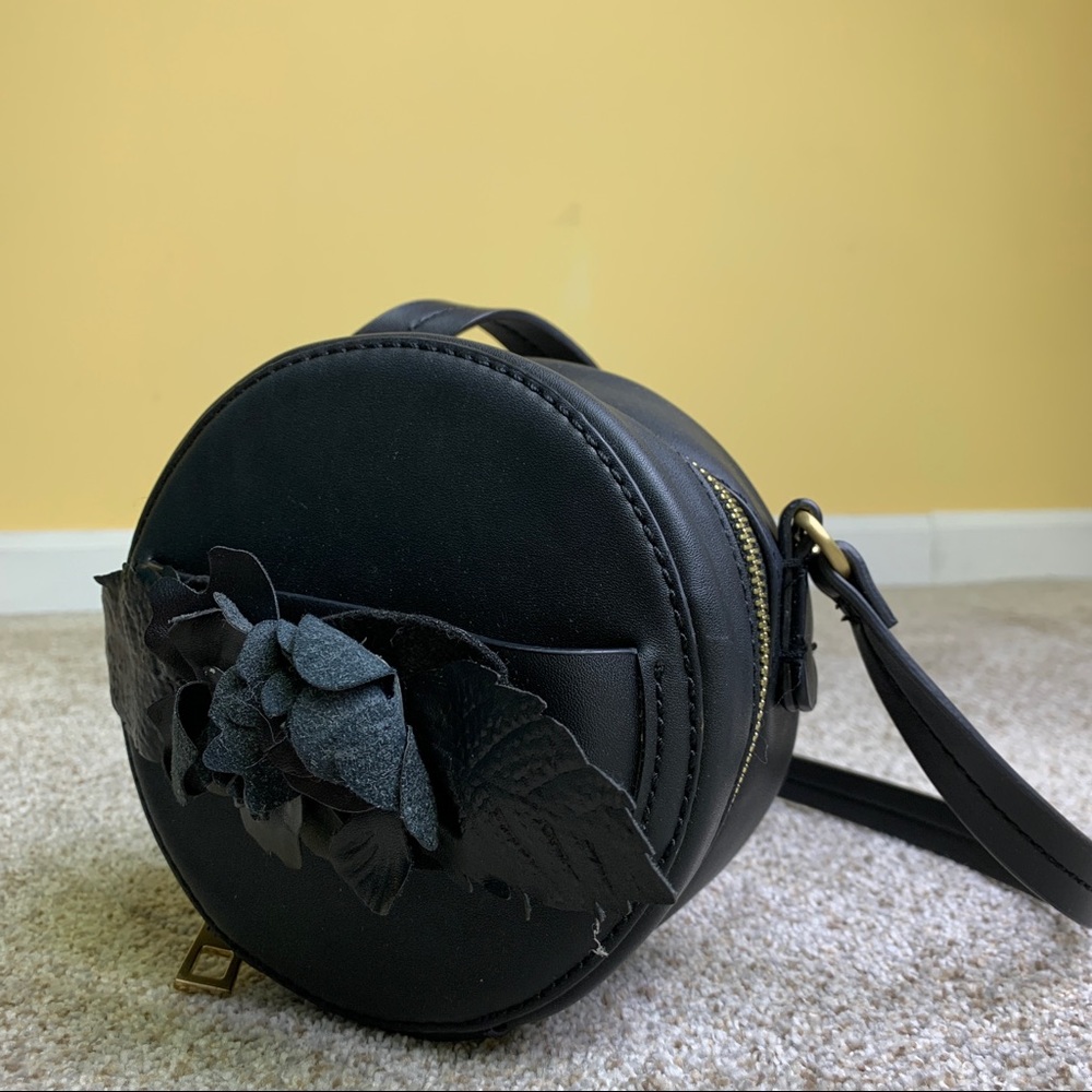 Black Small Round Zara Purse